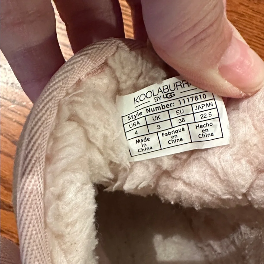 Girls Koolaburra Light Pink Shearling Winter Boots size 4